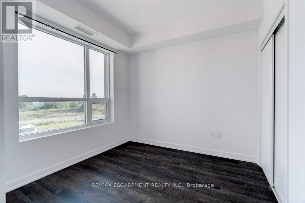 Photo 14 of 213 5055 Greenlane Road, Lincoln ON