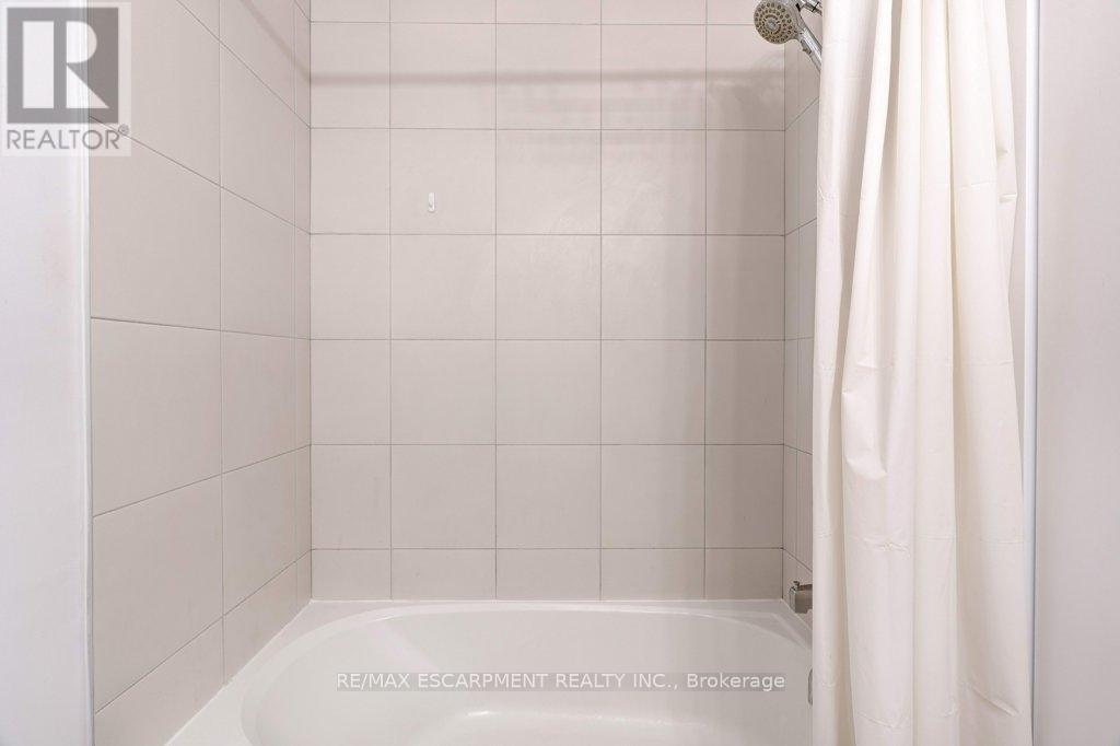 Photo 16 of 213 5055 Greenlane Road, Lincoln ON