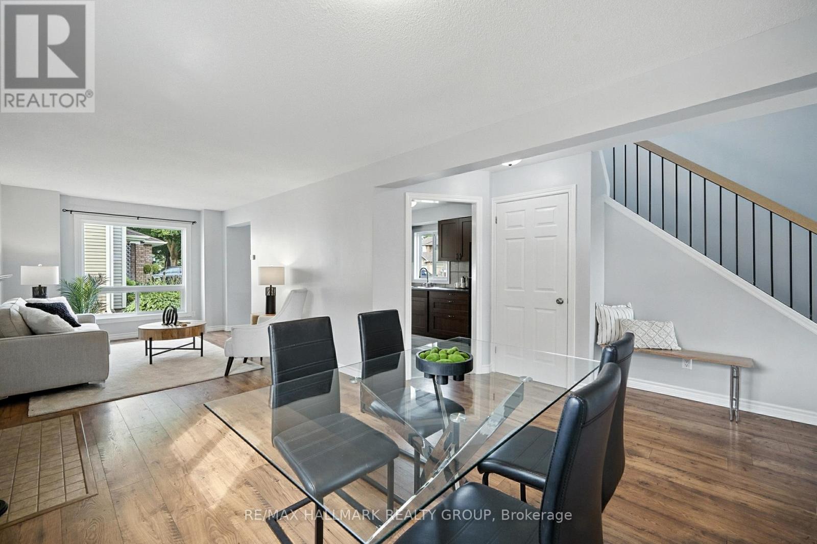 Photo 7 of 55 Fair Oaks Crescent, Ottawa ON
