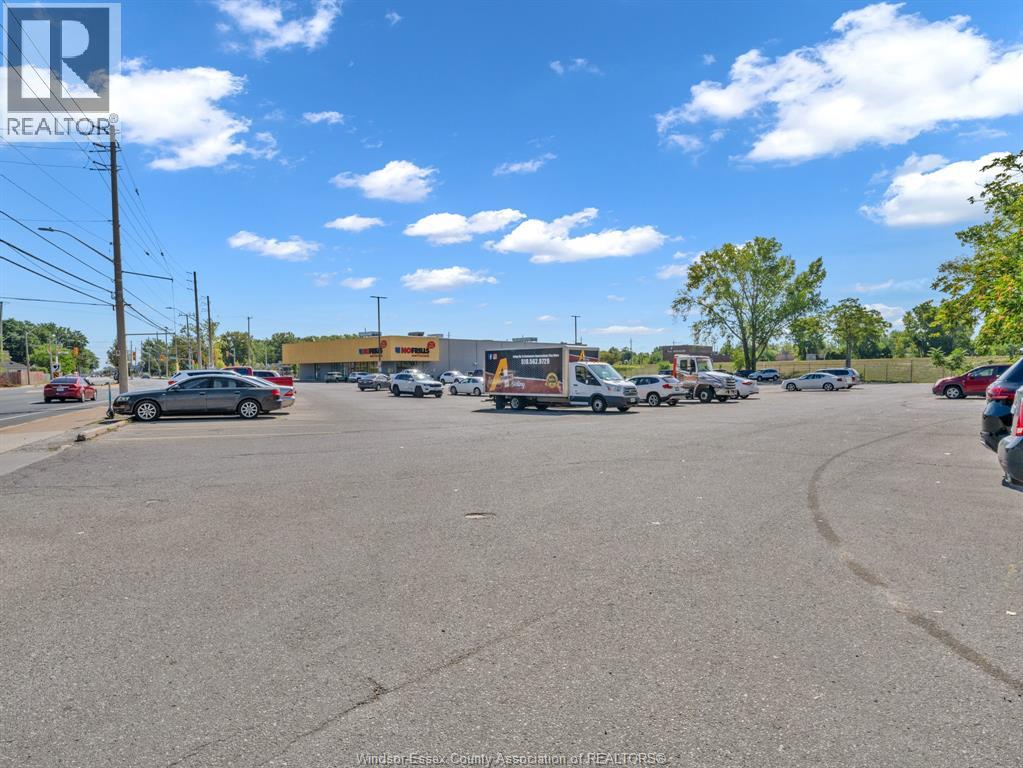 Photo 27 of 3857 Wyandotte Street East Unit 2, Windsor ON