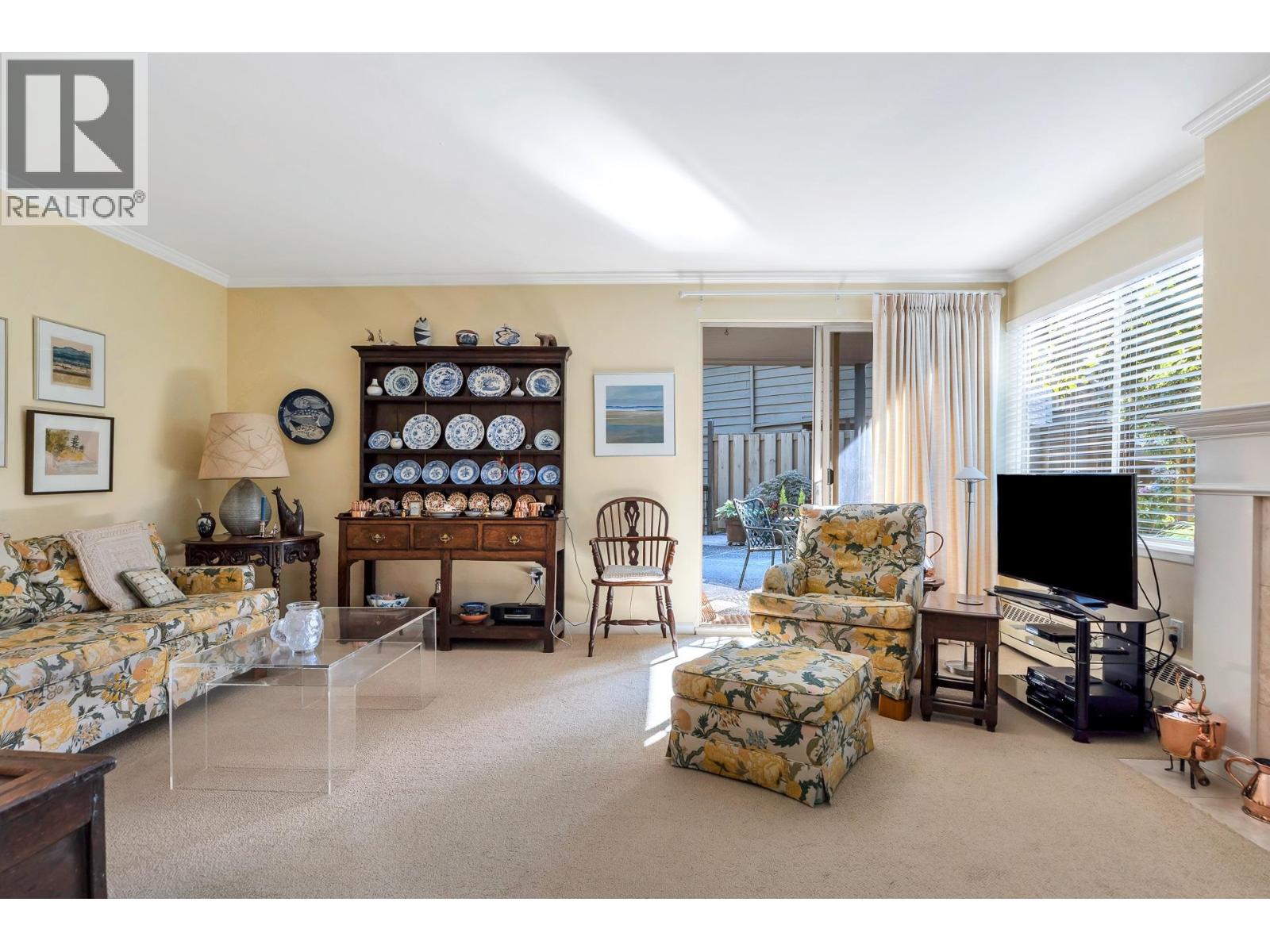 208 235 KEITH ROAD, West Vancouver