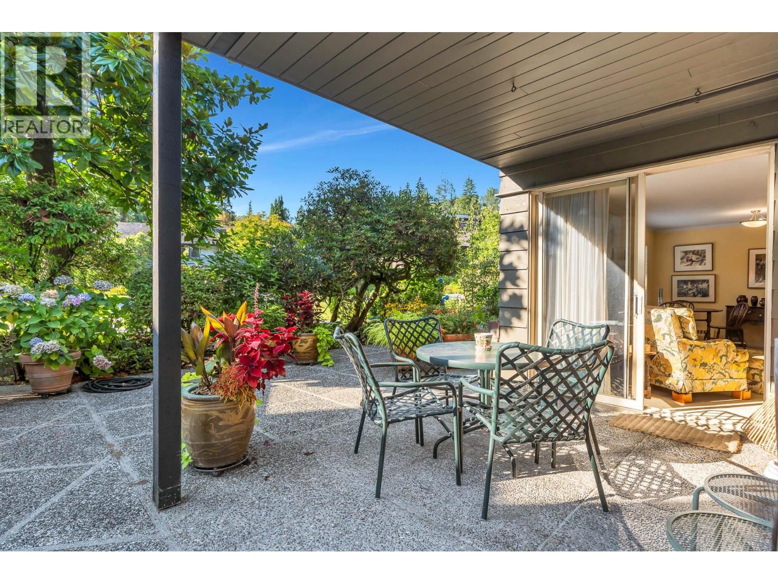 208 235 KEITH ROAD, West Vancouver
