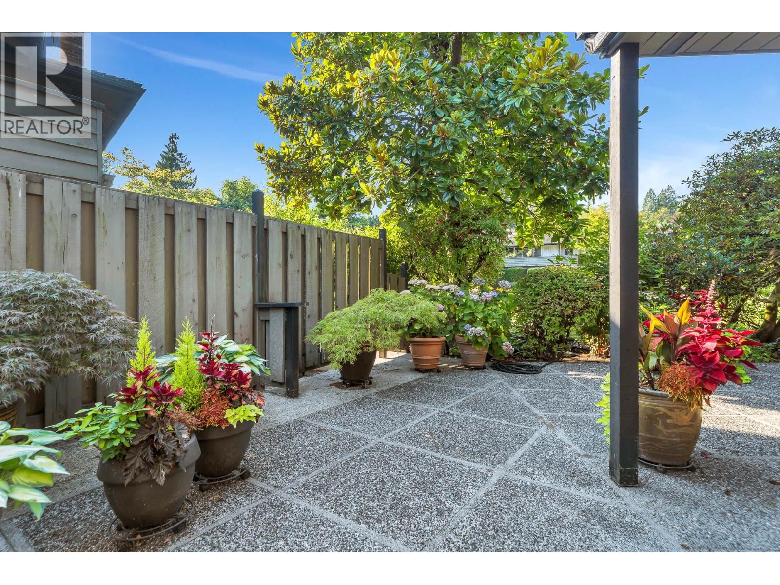 208 235 KEITH ROAD, West Vancouver