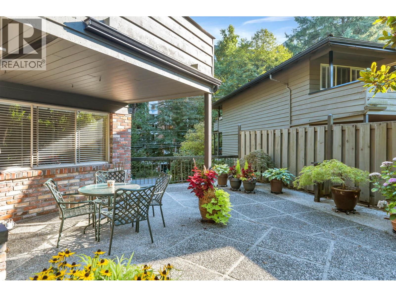 208 235 KEITH ROAD, West Vancouver