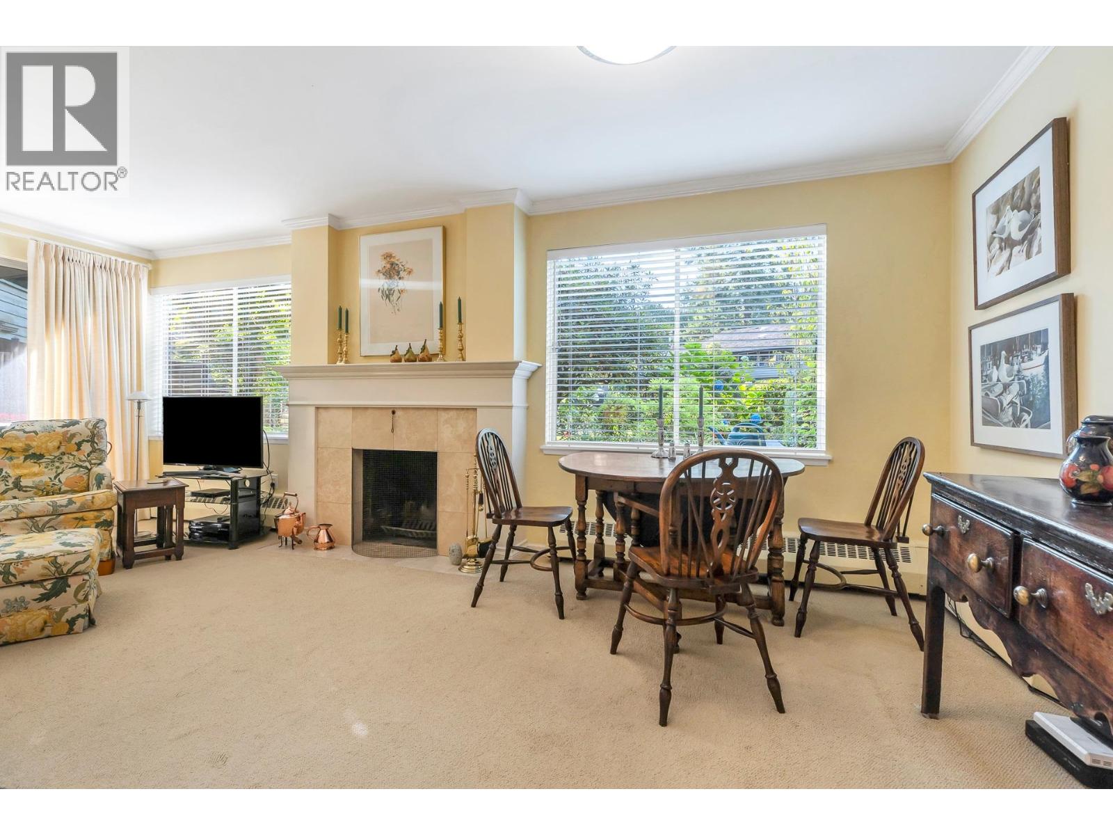 208 235 KEITH ROAD, West Vancouver