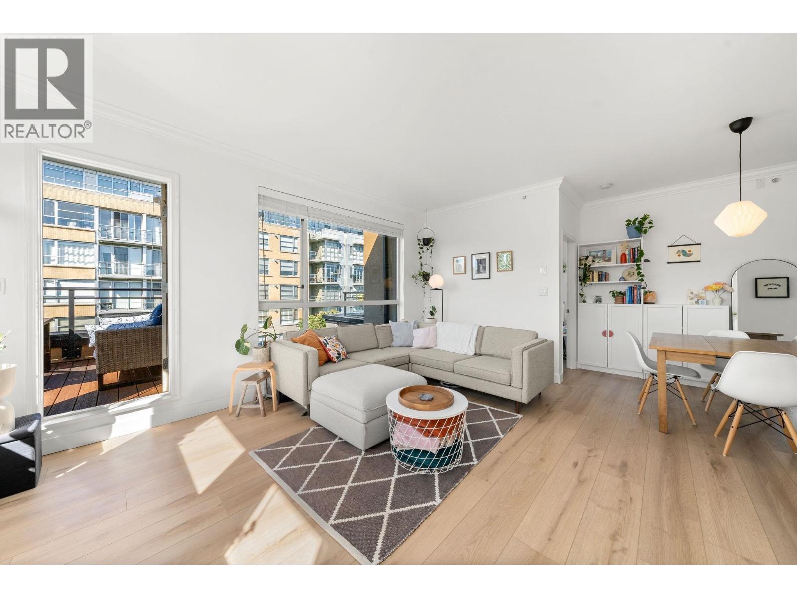 Photo 5 of 400 2175 Salal Drive, Vancouver BC