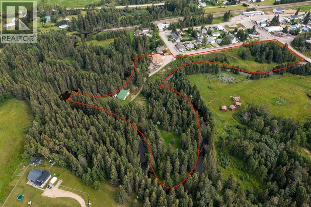 Photo 3 of 126 4th Street, Leslieville AB