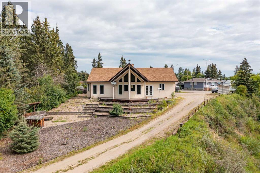 Photo 1 of 126 4th Street, Leslieville AB