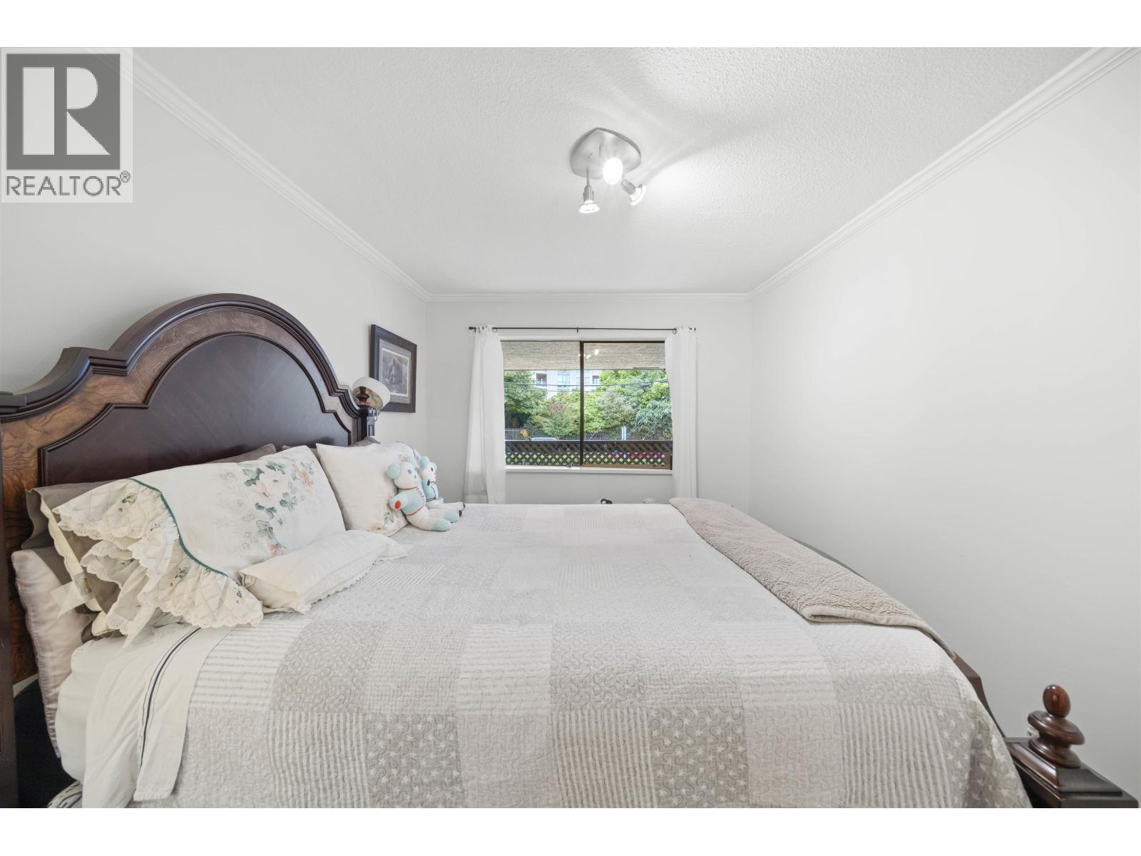 Photo 3 of 213 436 Seventh Street, New Westminster BC