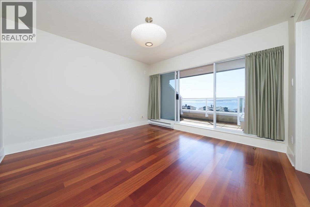 302 2455 BELLEVUE AVENUE, West Vancouver