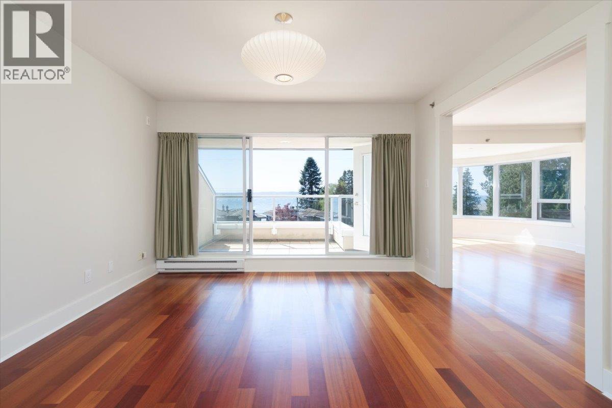 302 2455 BELLEVUE AVENUE, West Vancouver