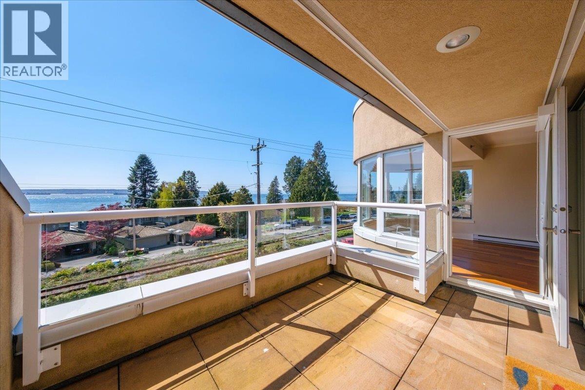 302 2455 BELLEVUE AVENUE, West Vancouver