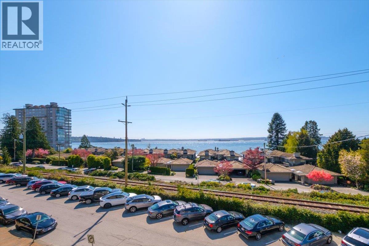 302 2455 BELLEVUE AVENUE, West Vancouver