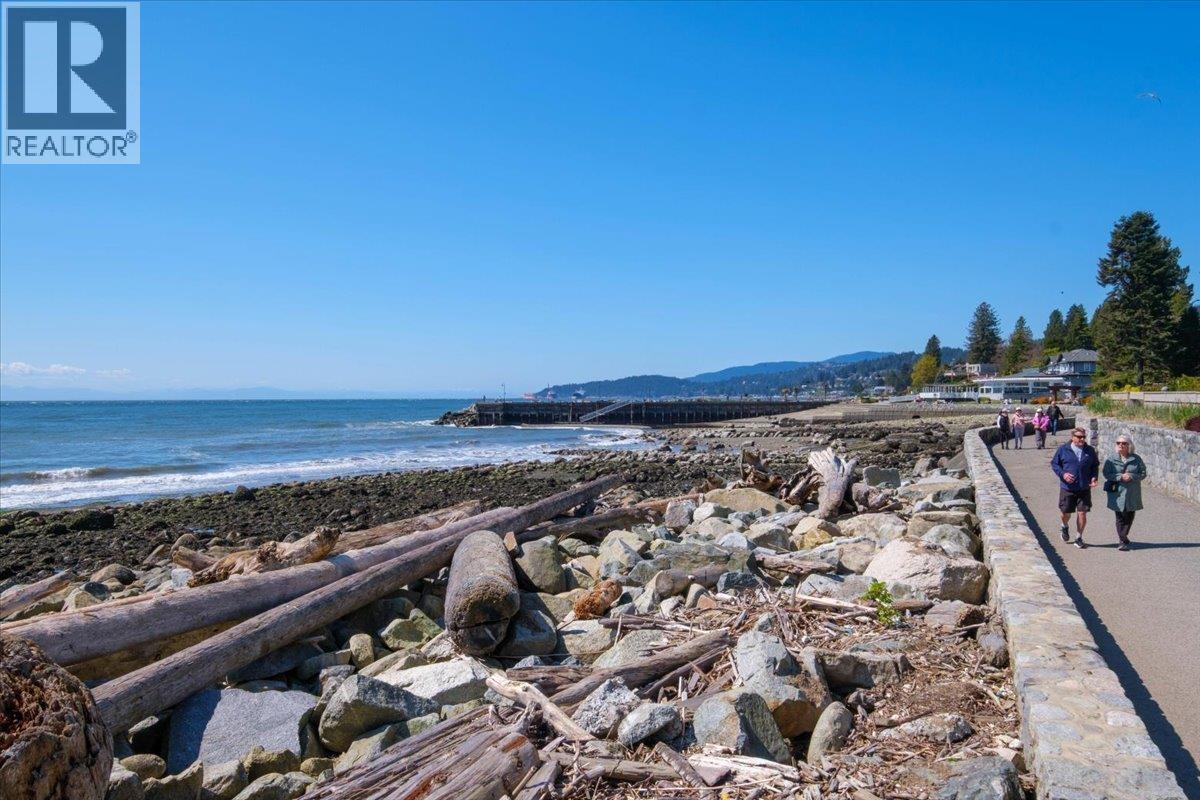 302 2455 BELLEVUE AVENUE, West Vancouver