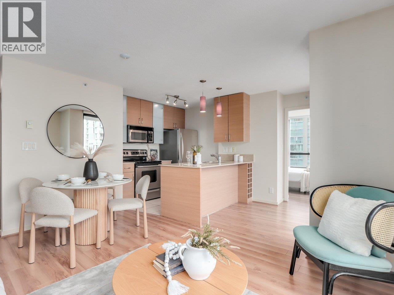 Photo 1 of 2204 928 Homer Street, Vancouver BC