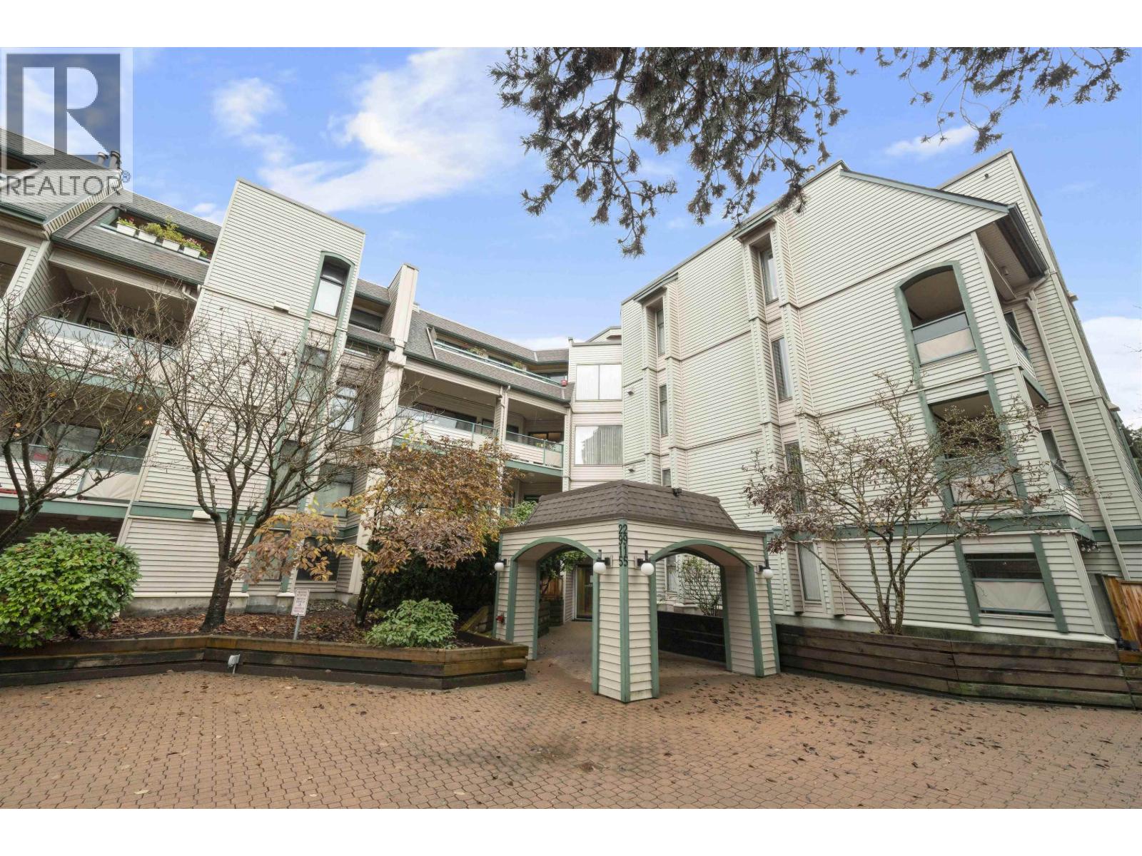 Photo 25 of 416 2915 Glen Drive, Coquitlam BC