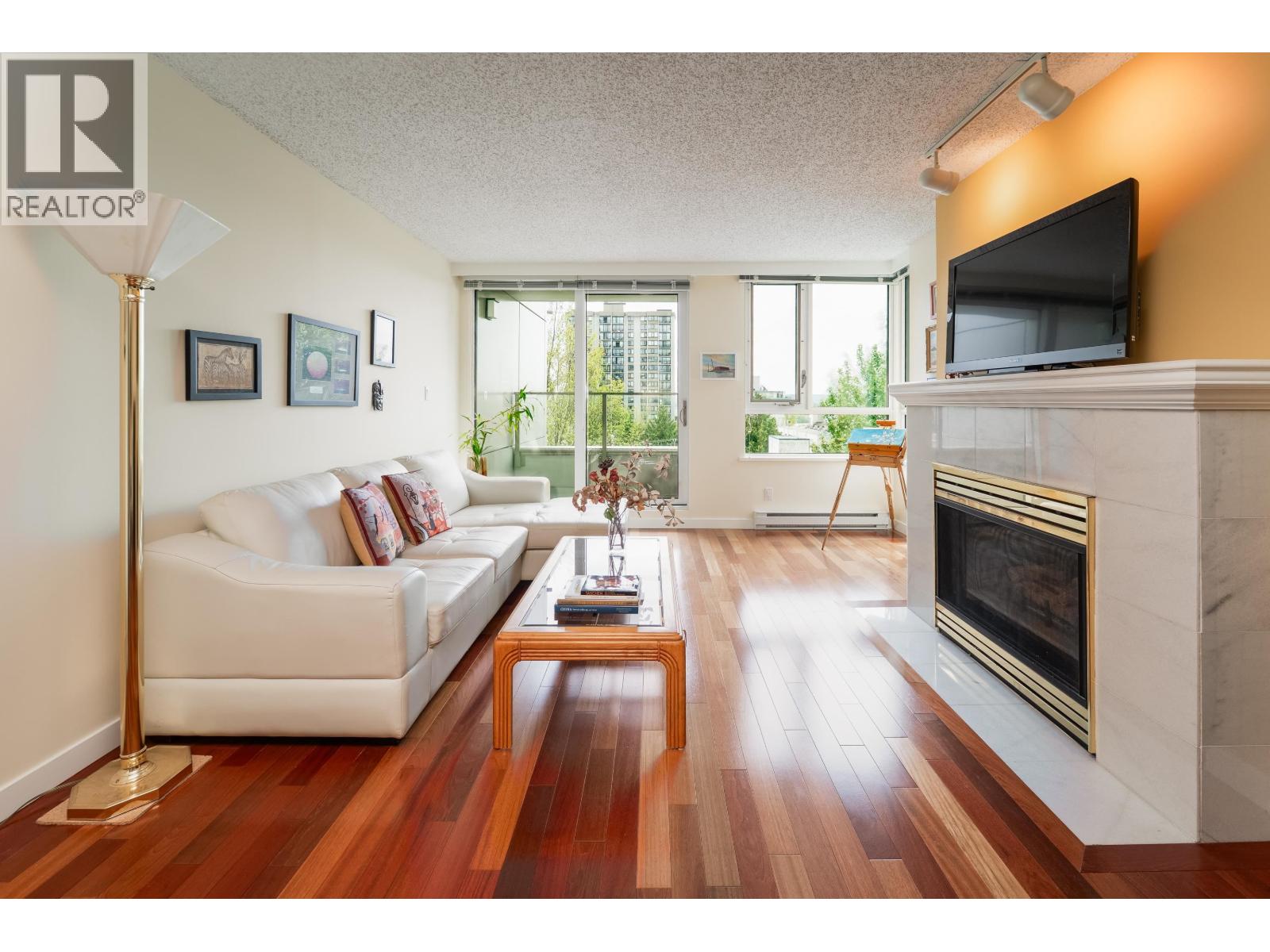 Photo 4 of 501 1345 Burnaby Street, Vancouver BC