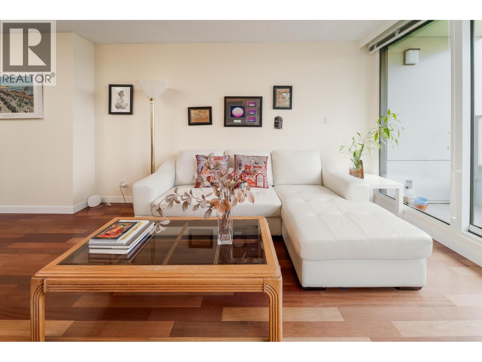 Photo 6 of 501 1345 Burnaby Street, Vancouver BC