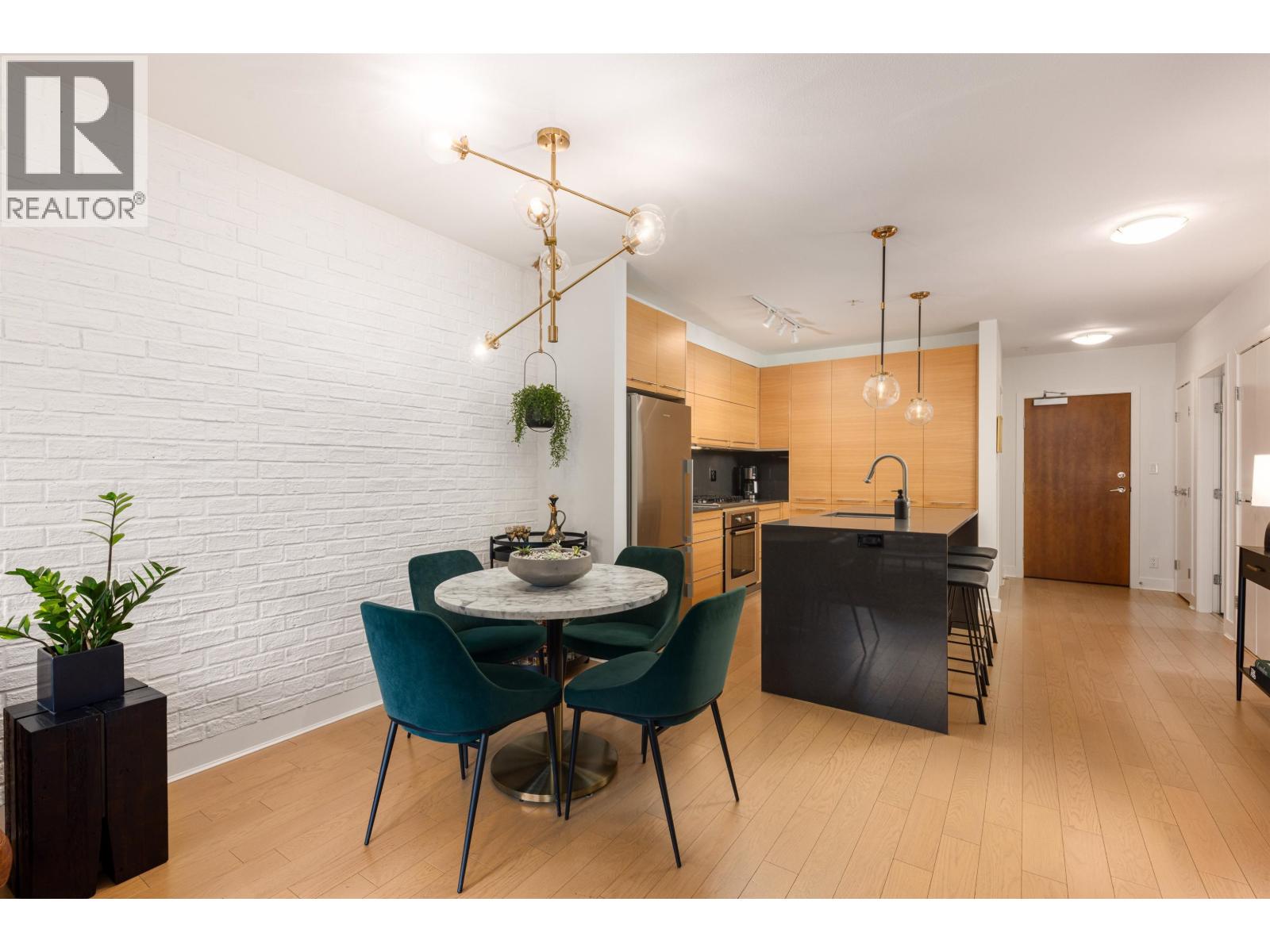 Photo 10 of 203 2020 W 12 Th Avenue, Vancouver BC