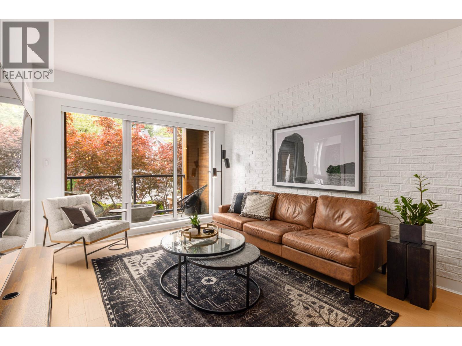 Photo 11 of 203 2020 W 12 Th Avenue, Vancouver BC