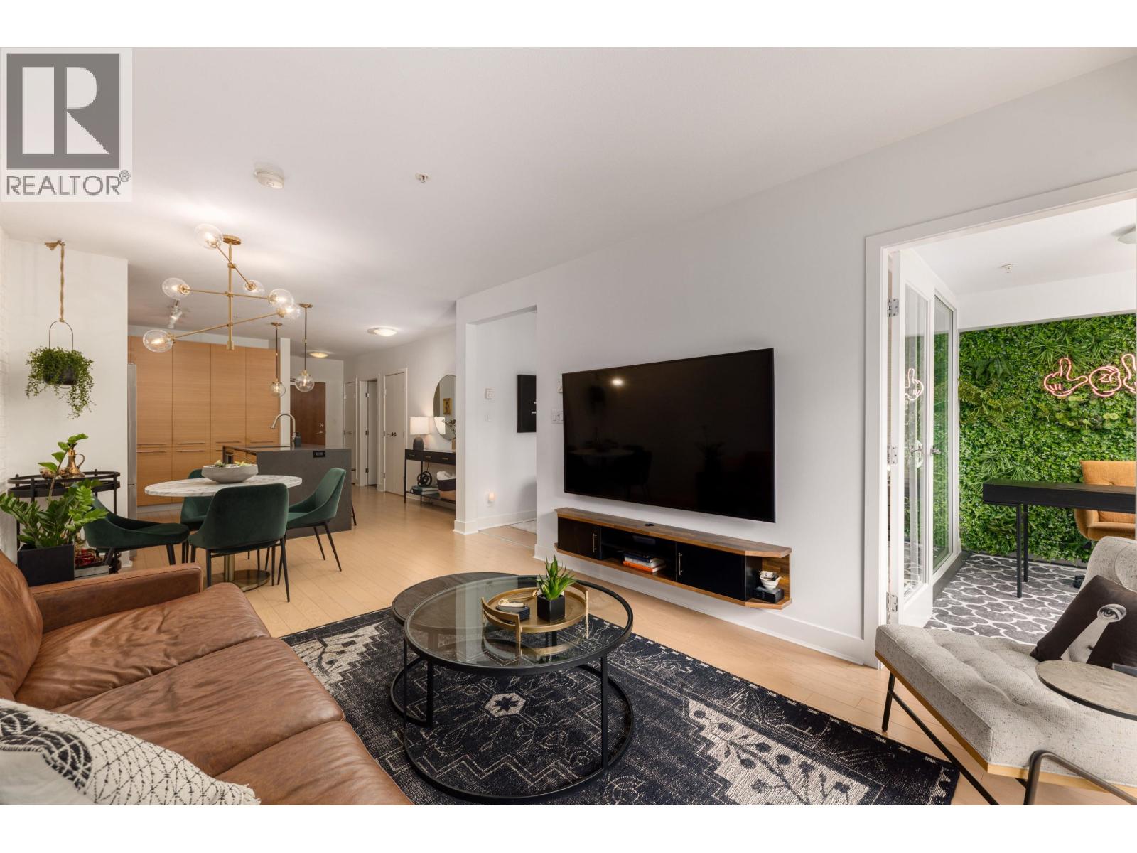 Photo 14 of 203 2020 W 12 Th Avenue, Vancouver BC