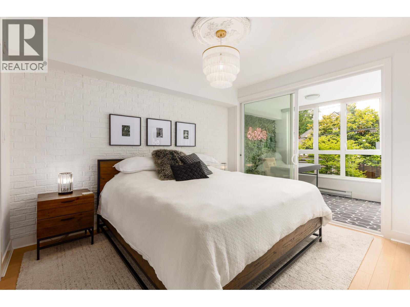 Photo 16 of 203 2020 W 12 Th Avenue, Vancouver BC