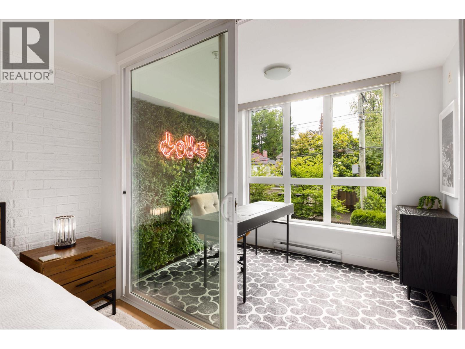 Photo 18 of 203 2020 W 12 Th Avenue, Vancouver BC