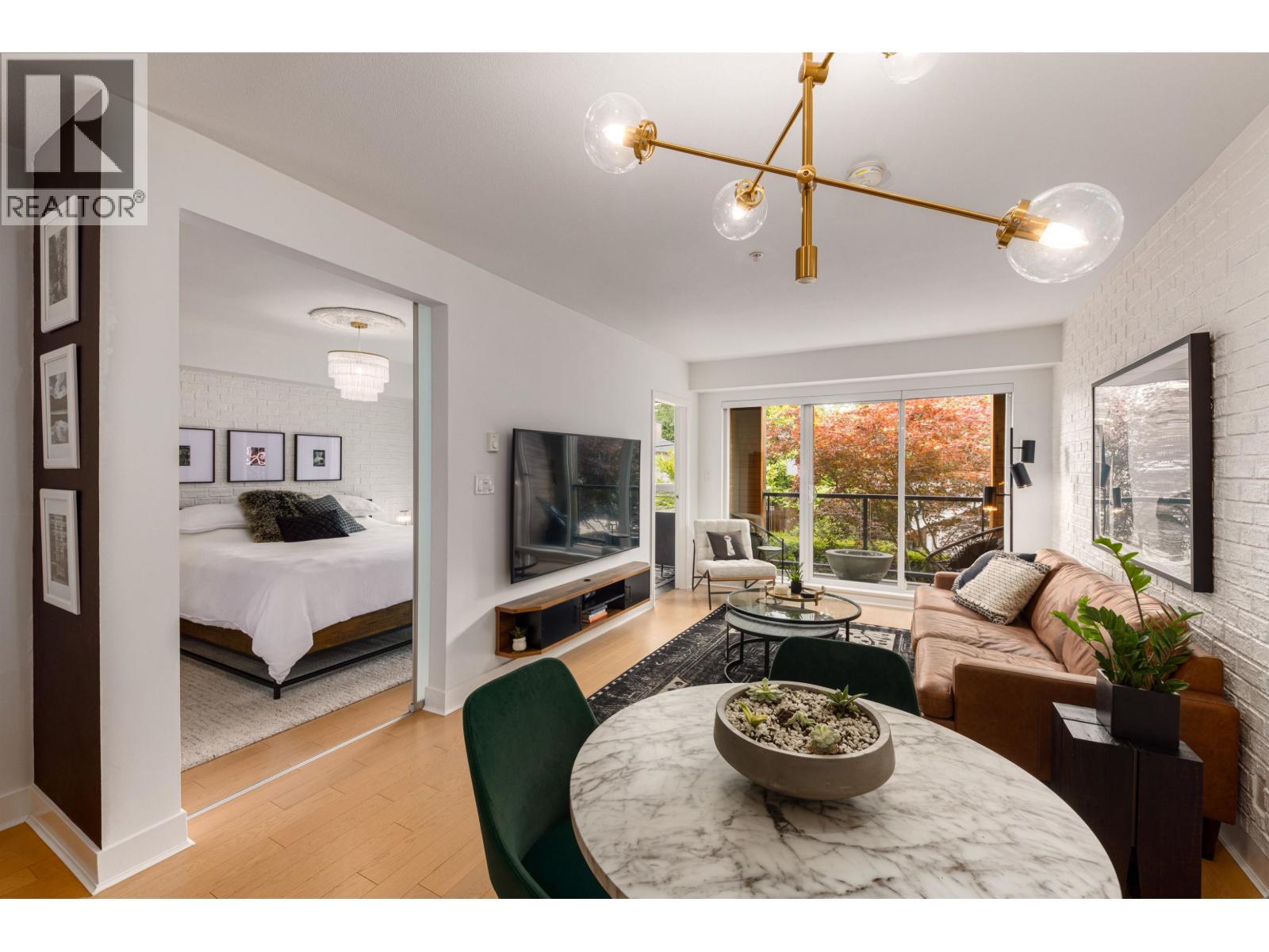 Photo 8 of 203 2020 W 12 Th Avenue, Vancouver BC