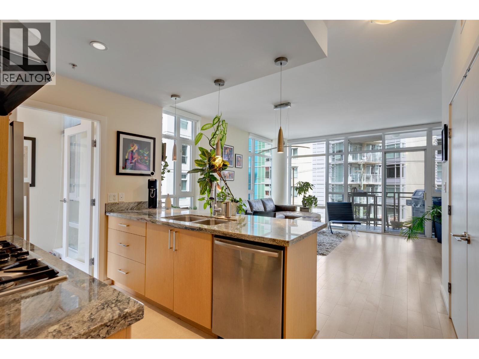 Photo 10 of 304 63 W 2nd Avenue, Vancouver BC