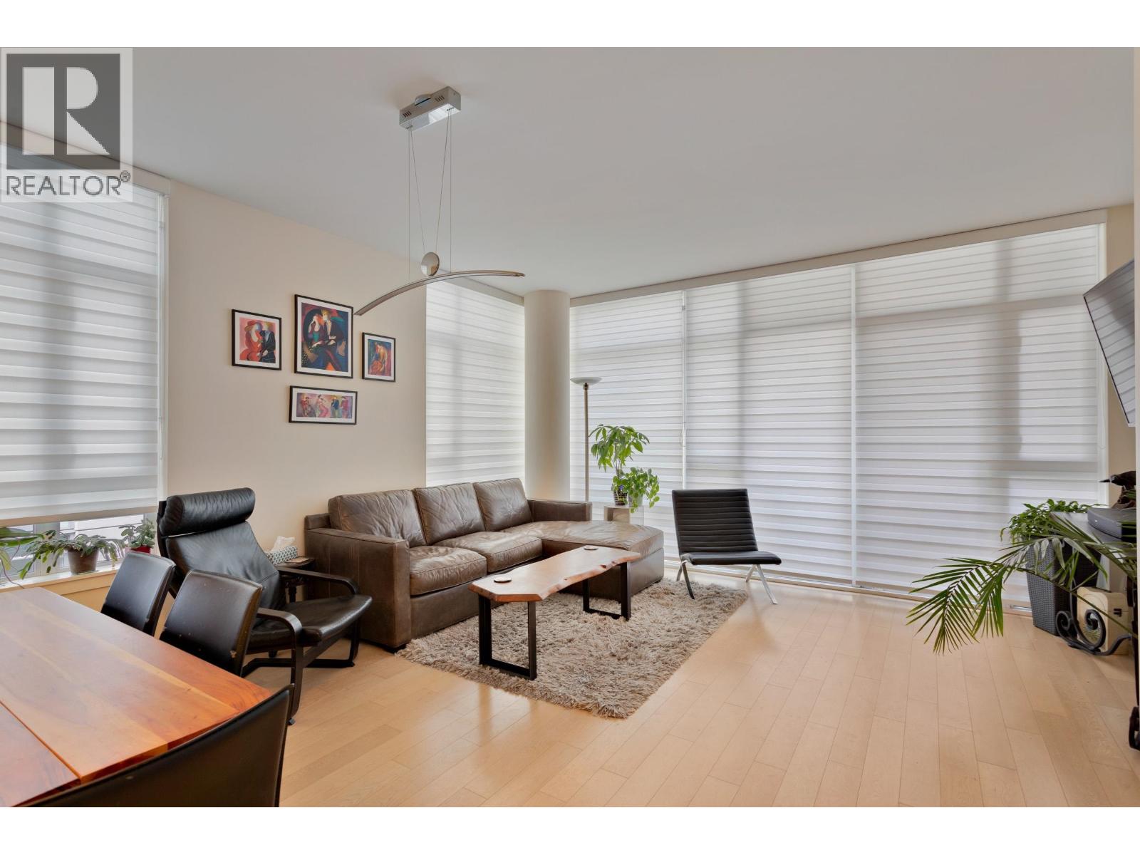 Photo 3 of 304 63 W 2nd Avenue, Vancouver BC