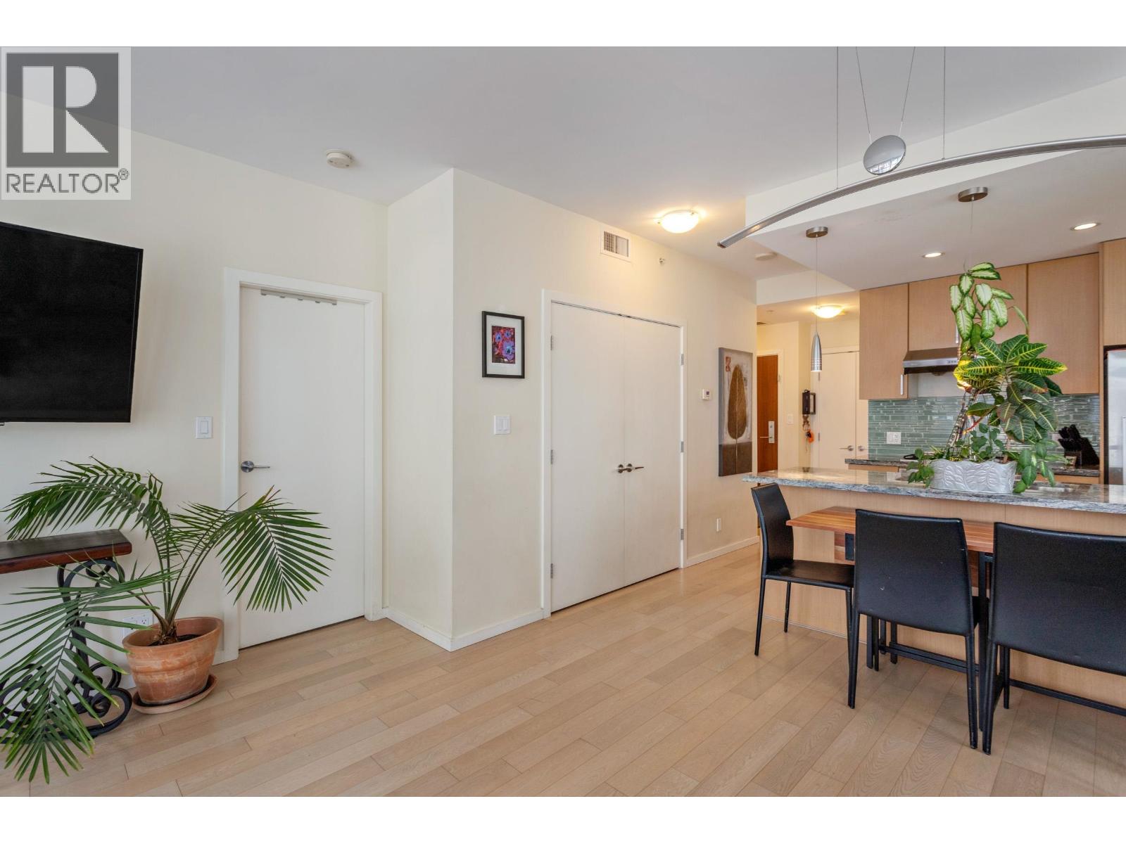 Photo 7 of 304 63 W 2nd Avenue, Vancouver BC