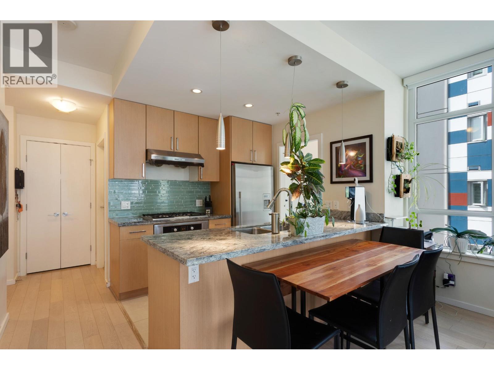 Photo 8 of 304 63 W 2nd Avenue, Vancouver BC