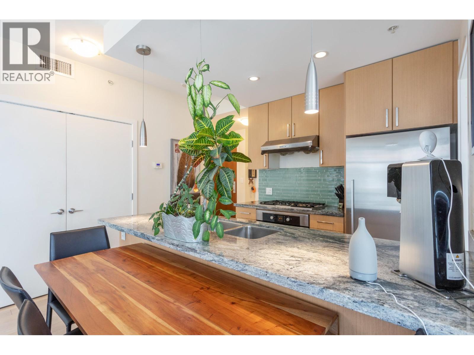 Photo 9 of 304 63 W 2nd Avenue, Vancouver BC