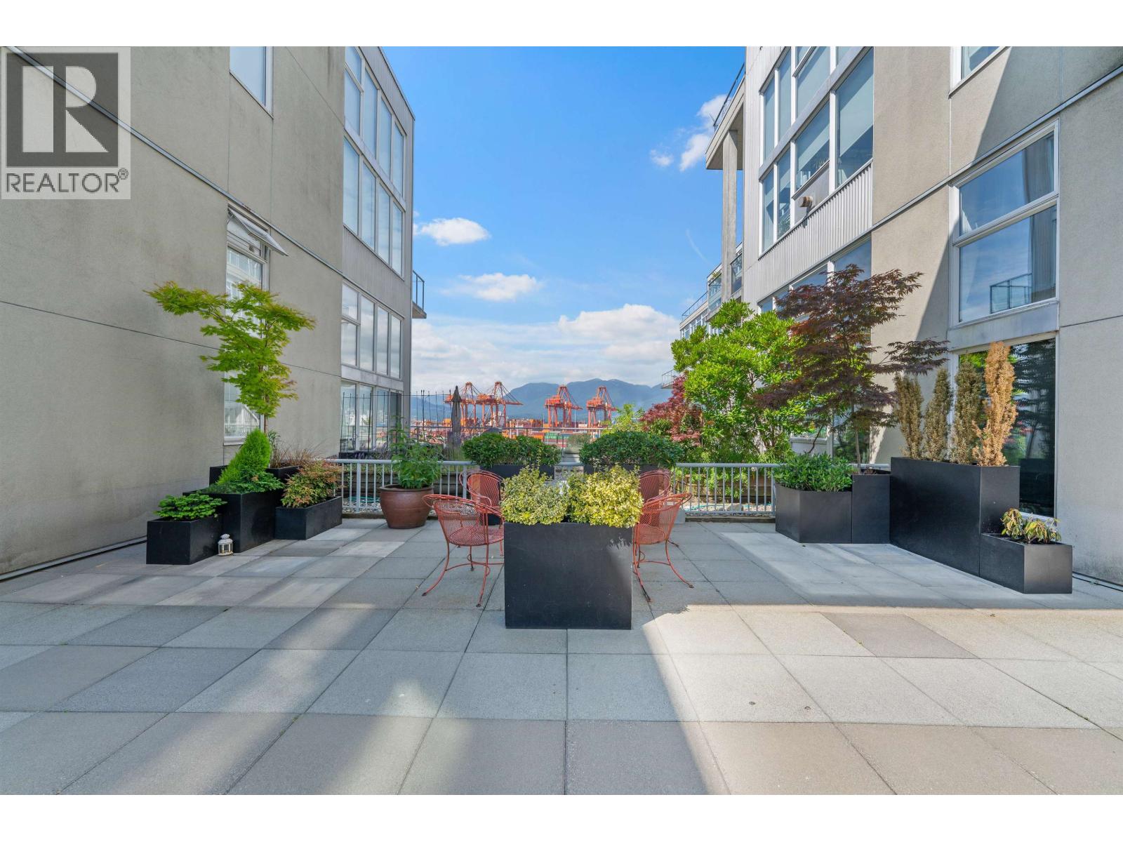 Photo 13 of 605 289 Alexander Street, Vancouver BC