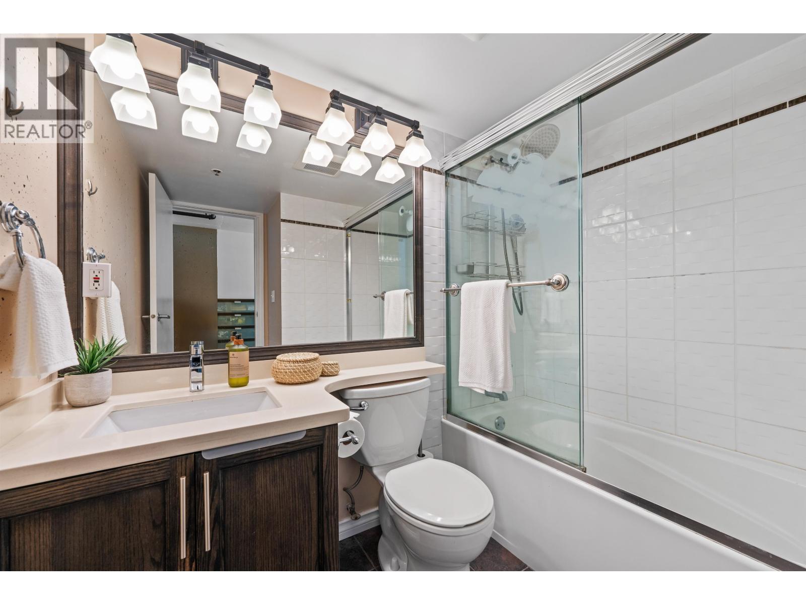 Photo 9 of 605 289 Alexander Street, Vancouver BC