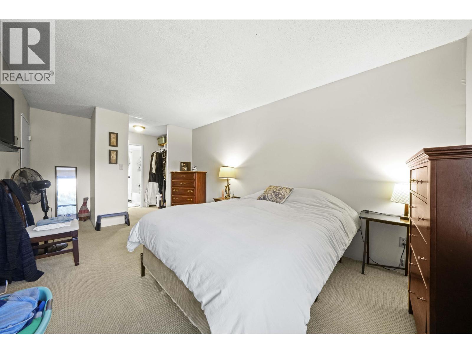 Photo 15 of 203 9584 Manchester Drive, Burnaby BC