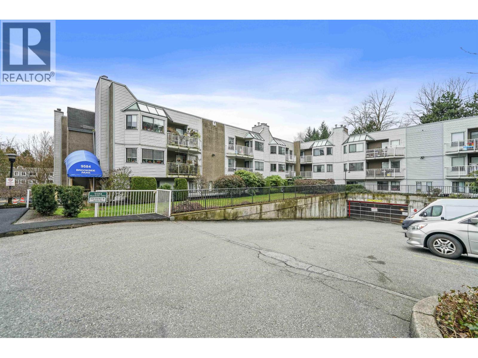 Photo 23 of 203 9584 Manchester Drive, Burnaby BC