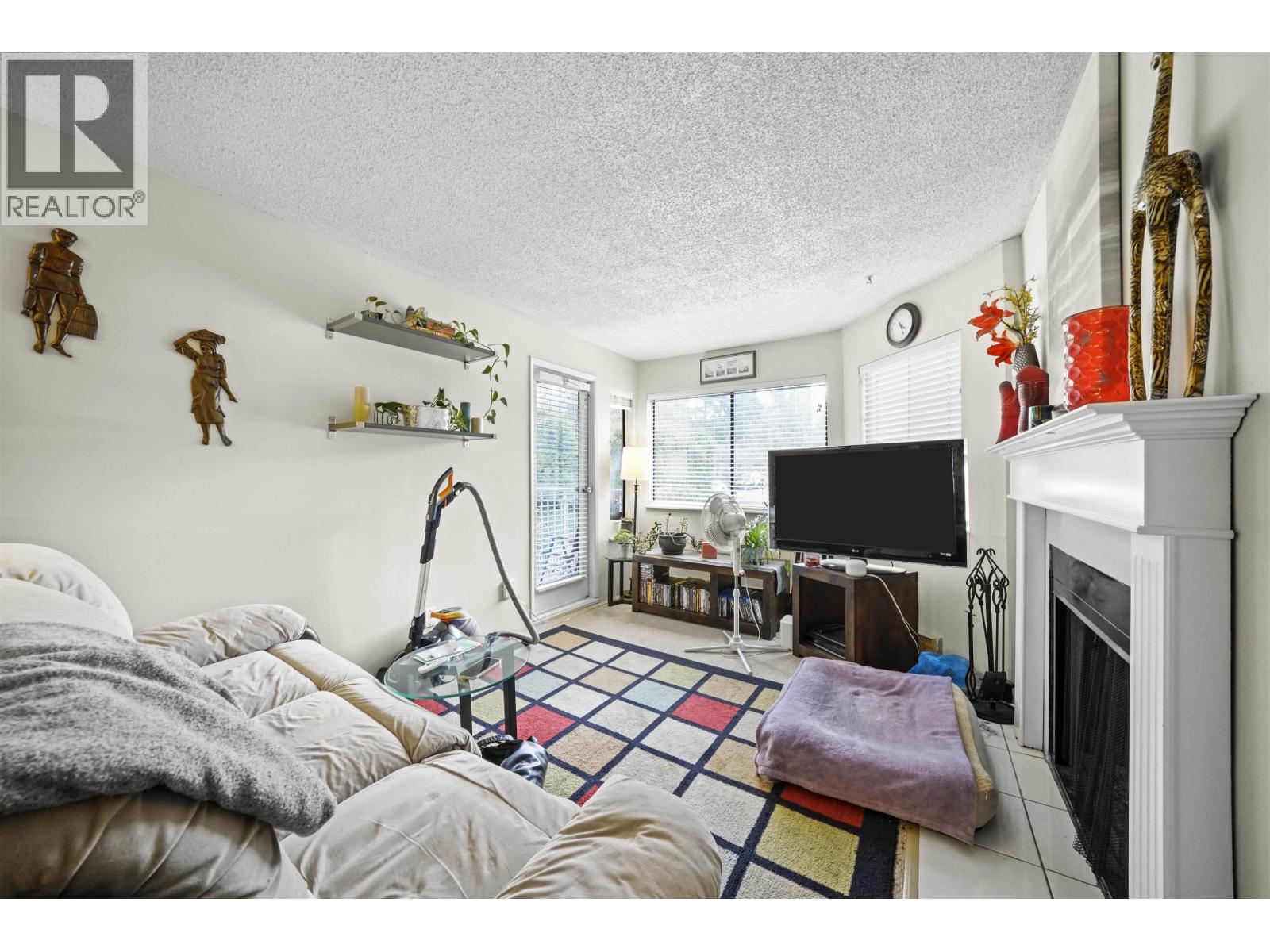 Photo 6 of 203 9584 Manchester Drive, Burnaby BC