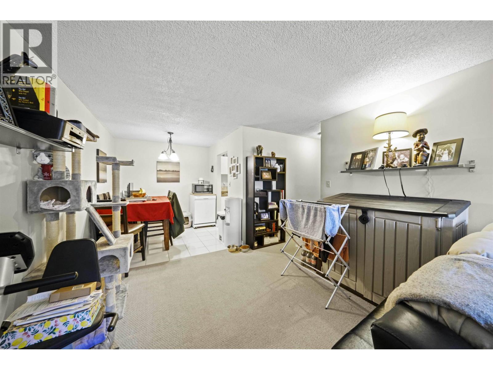 Photo 9 of 203 9584 Manchester Drive, Burnaby BC