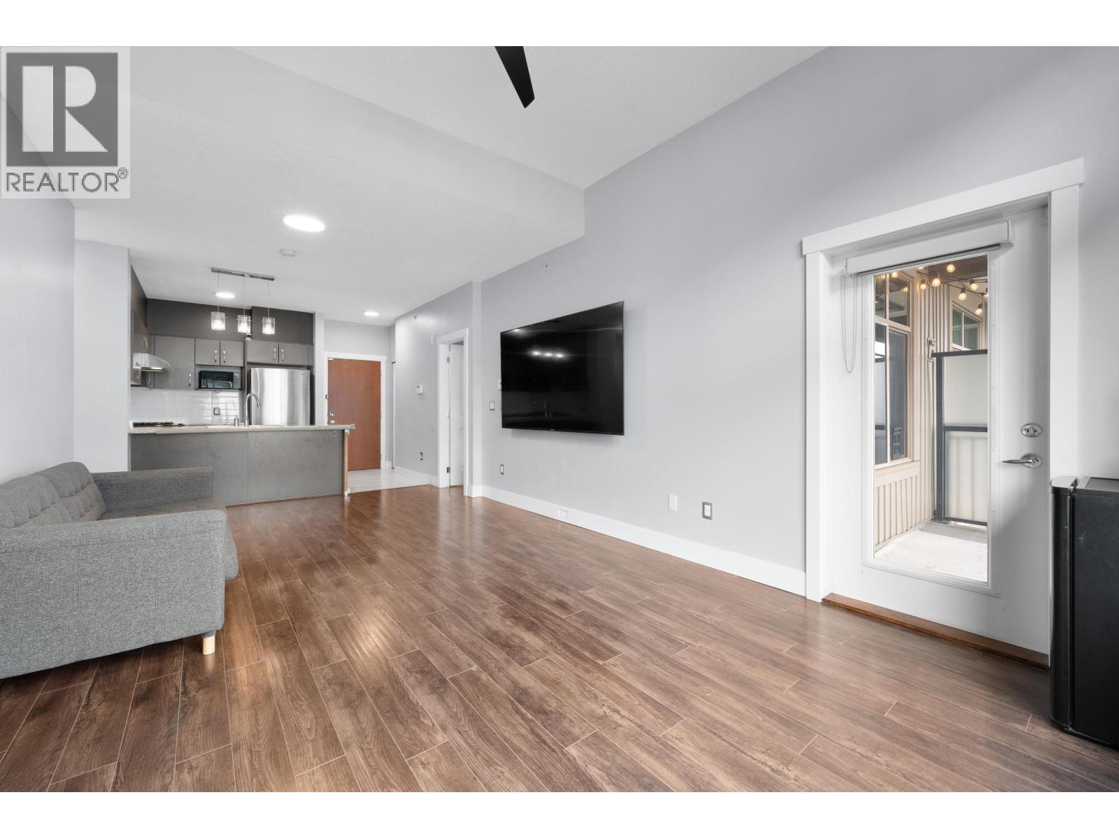Photo 2 of 412 9299 Tomicki Avenue, Richmond BC
