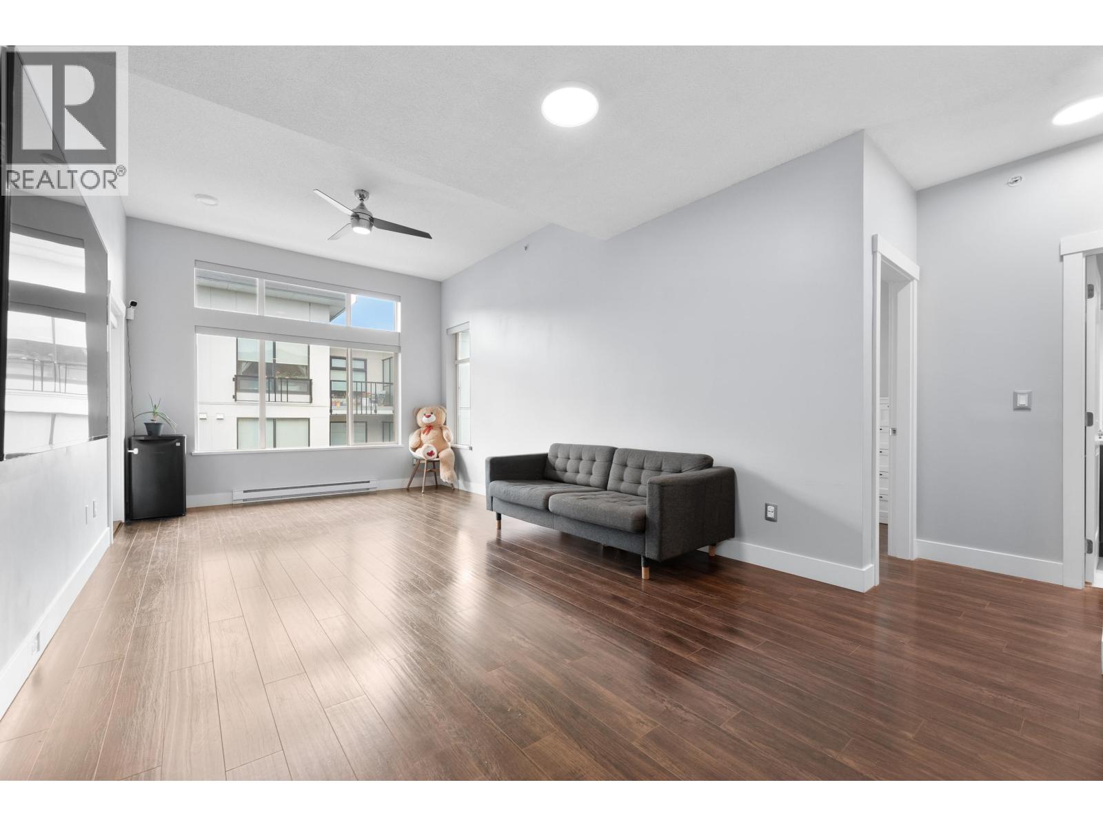 Photo 9 of 412 9299 Tomicki Avenue, Richmond BC