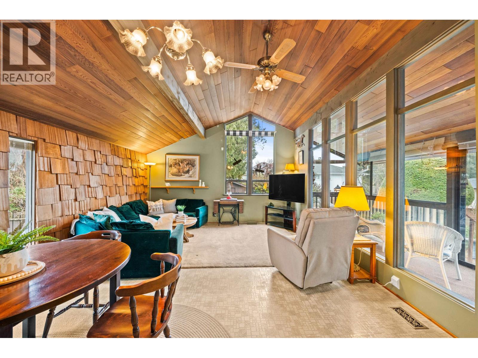 Photo 10 of 1904 Cliff Avenue, Burnaby BC