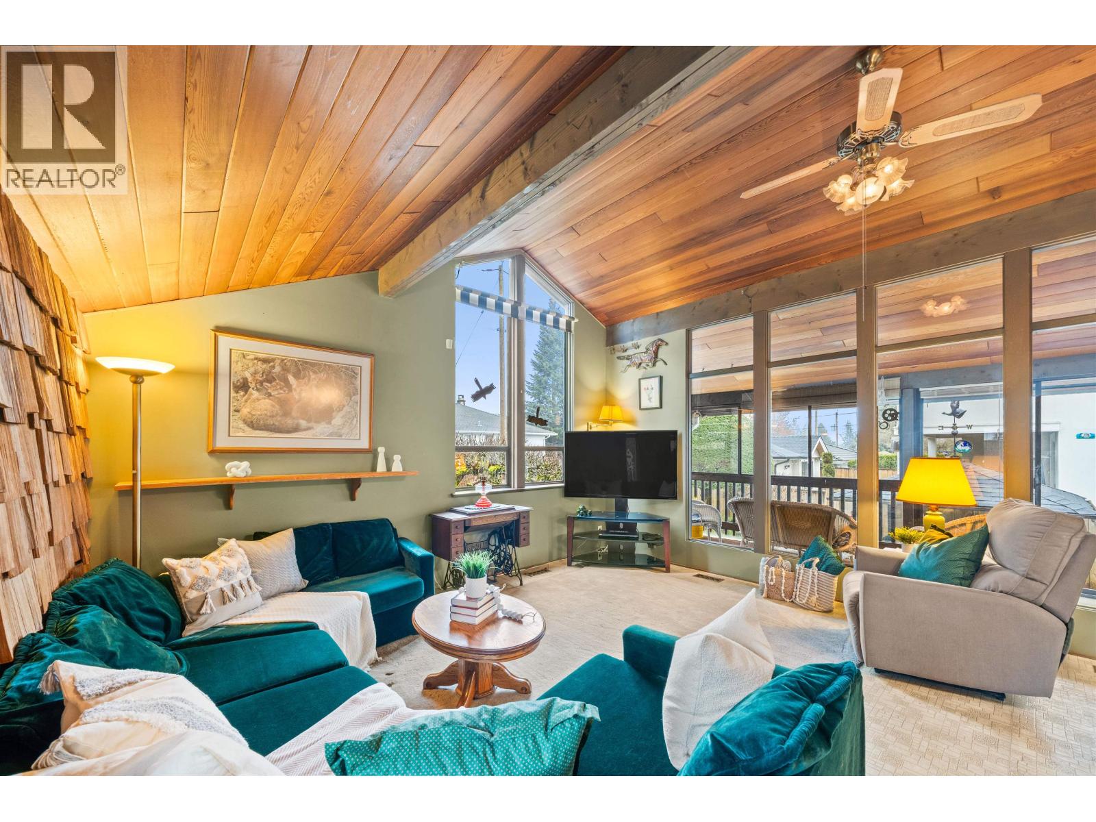 Photo 12 of 1904 Cliff Avenue, Burnaby BC