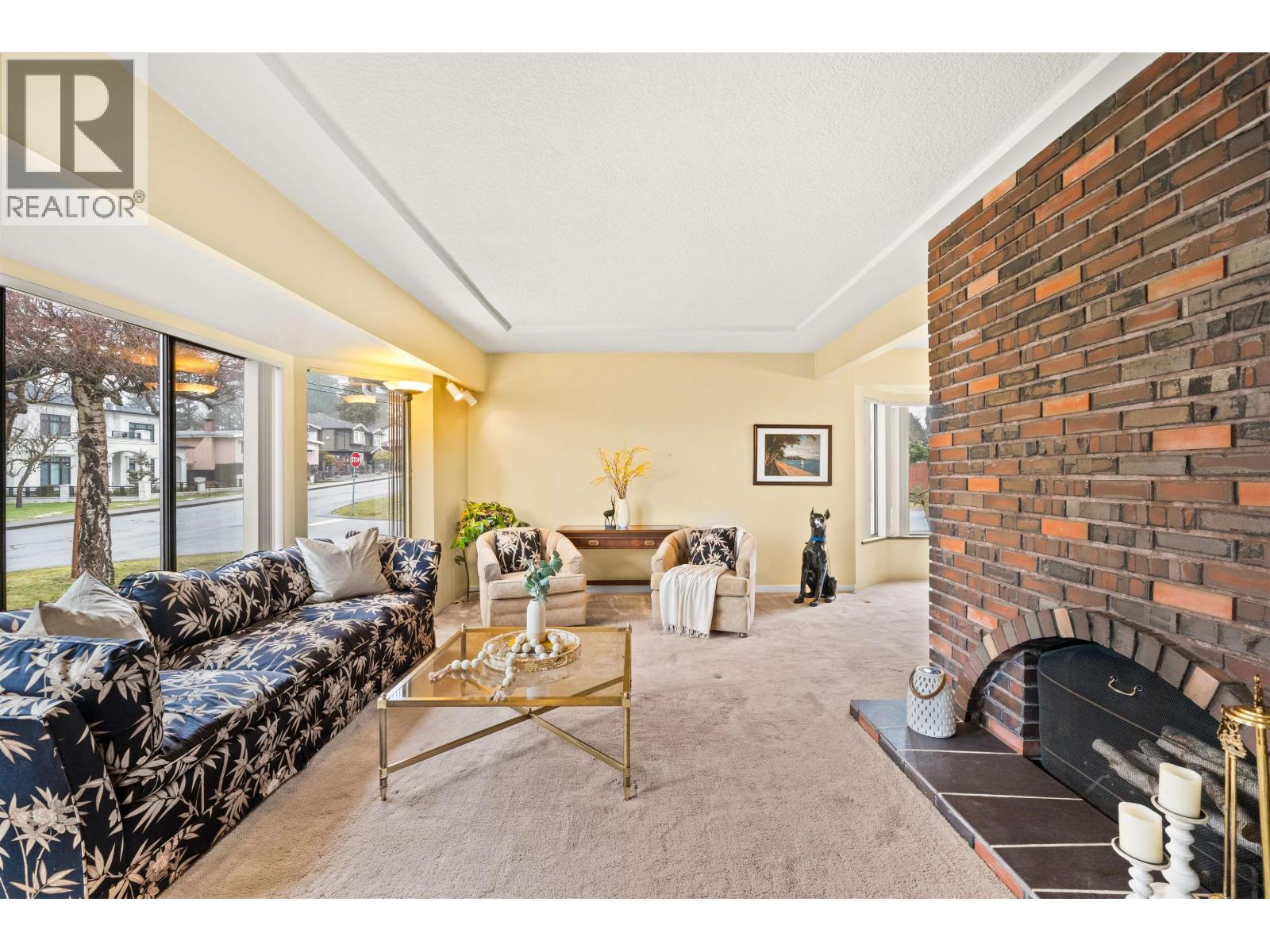 Photo 3 of 1904 Cliff Avenue, Burnaby BC