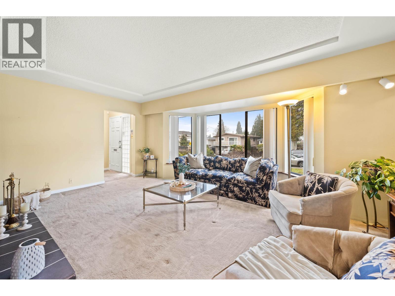 Photo 5 of 1904 Cliff Avenue, Burnaby BC