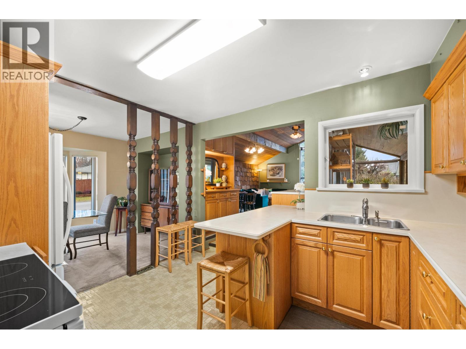 Photo 7 of 1904 Cliff Avenue, Burnaby BC