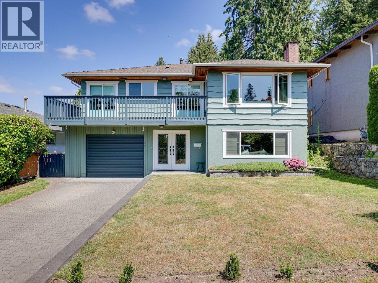Photo 1 of 408 E 18th Street, North Vancouver BC