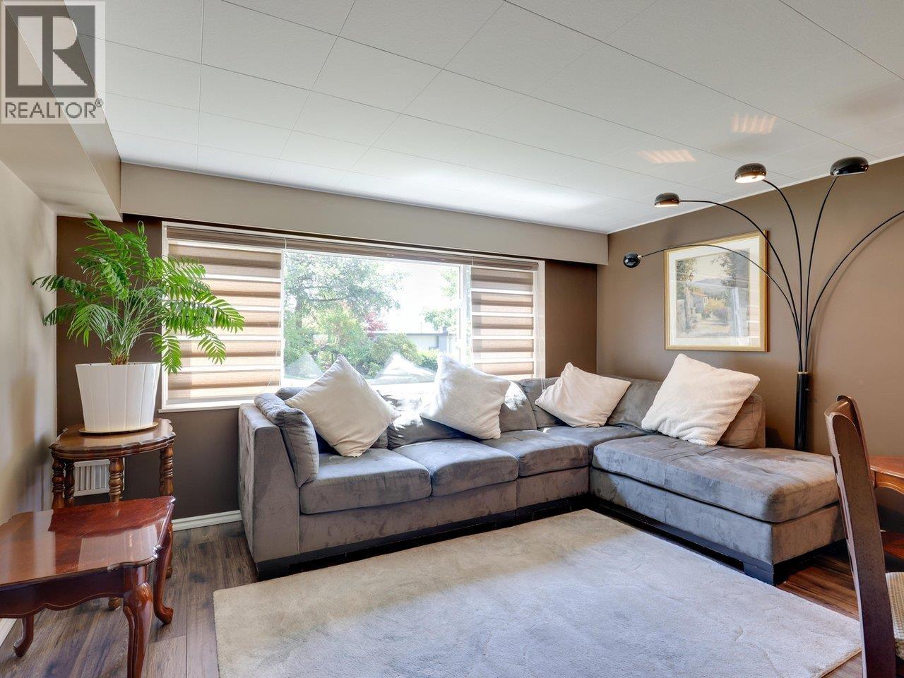 Photo 18 of 408 E 18th Street, North Vancouver BC