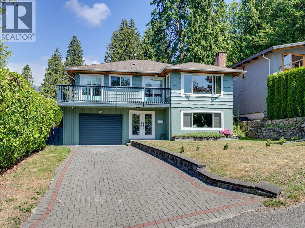 Photo 2 of 408 E 18th Street, North Vancouver BC