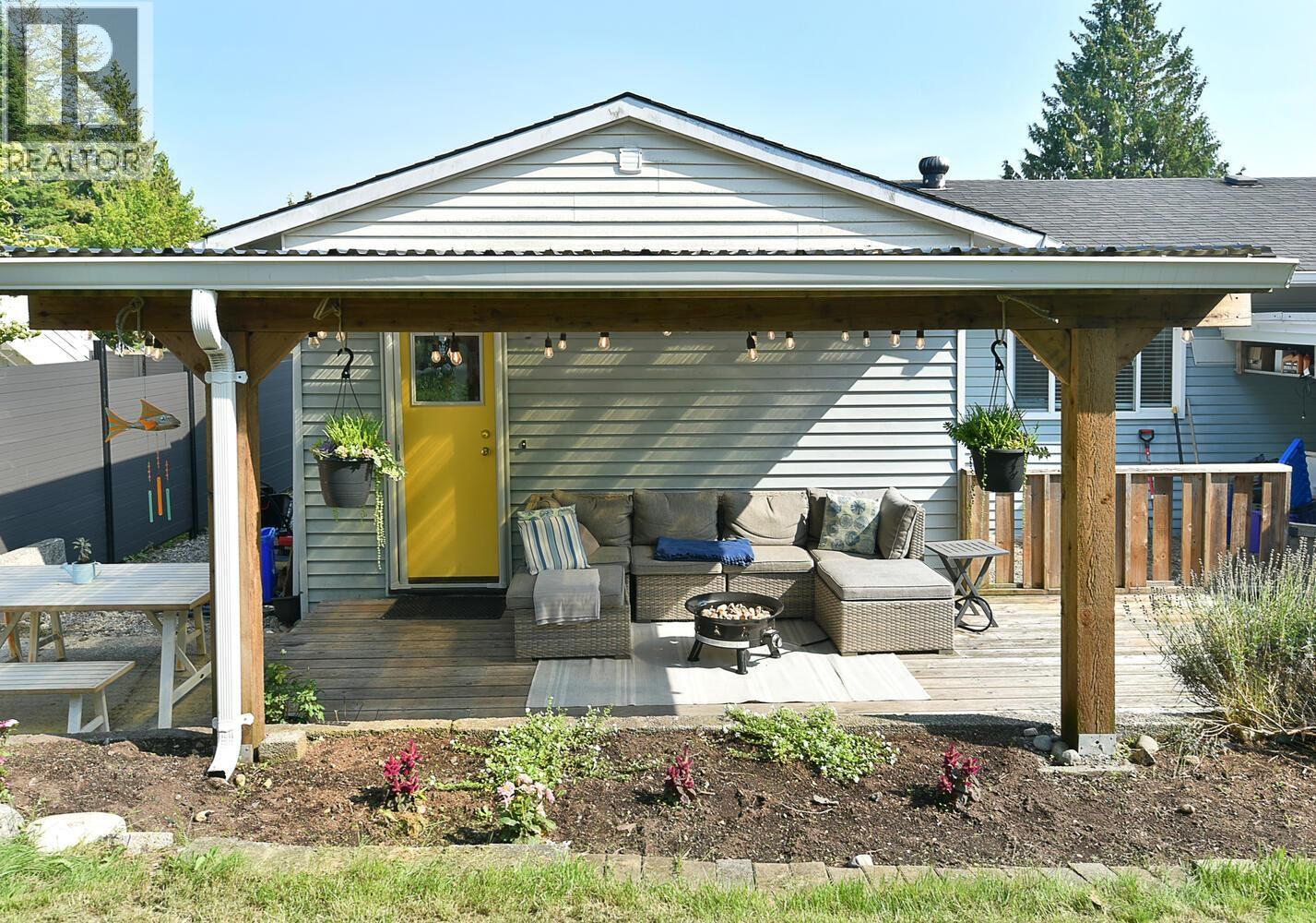 Photo 23 of 681 Fairmont Road, Gibsons BC